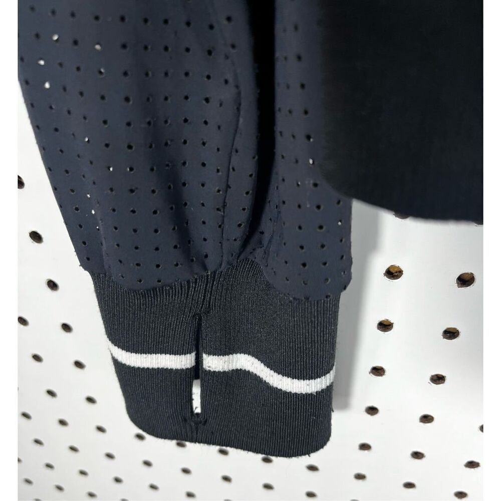 Shape X Peloton Activewear Jacket - image 6